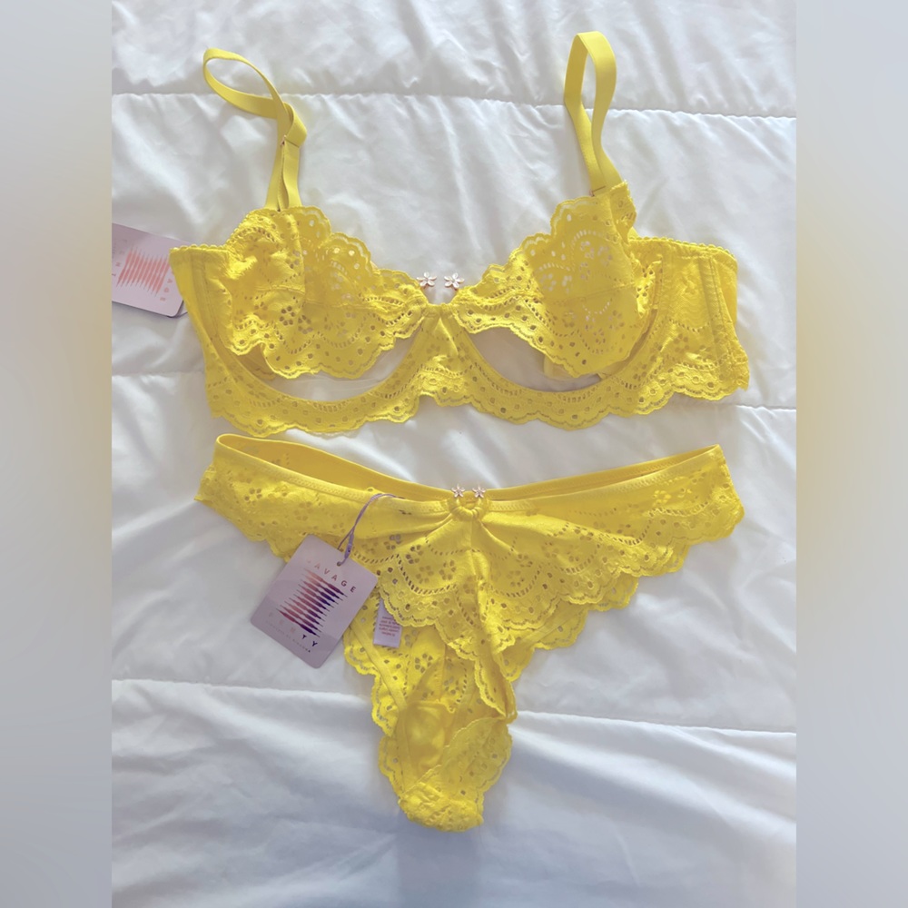 NWT SAVAGE FENTY BRA AND UNDERWEAR
